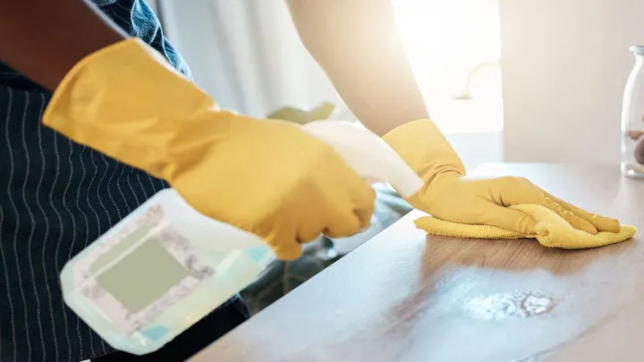 ۵ روش ساده برای ساخت اسپری ضد گرد و غبار خانگی_بام وطن 1 ۵ روش ساده برای ساخت اسپری ضد گرد و غبار خانگی