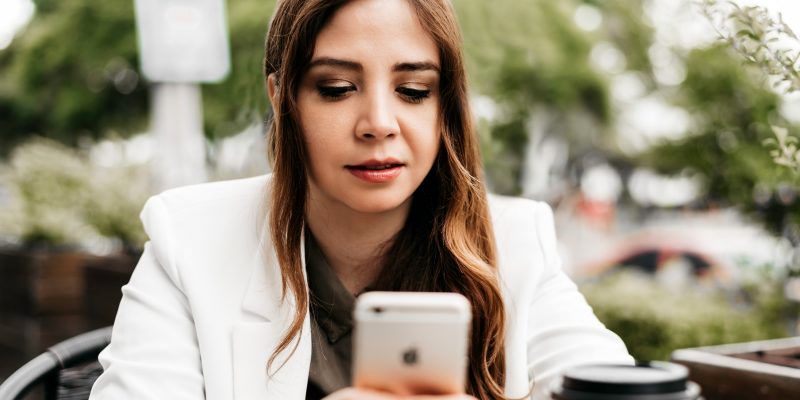 1743761964 146 قلابی که بدجور قلب‌تان را جریحه‌دار می‌کند بام وطن