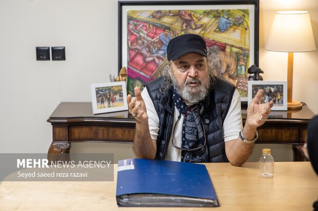 محسن تنابنده هر چه دستمزد گرفته باز هم کم است/ برای سکانس خرس، ماکتی از اتوبوس ساختیم_بام وطن 3 پاسخ سیروس مقدم کارگردان پایتخت به برخی شایعات و خبرها