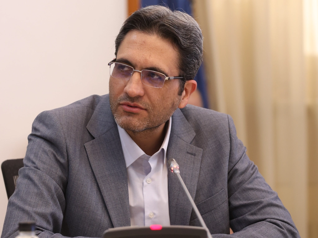 1745325344 94 وزیر ارتباطات توانایی بین‌المللی و بومی ایرانسل عامل بهبود خدمات.webp