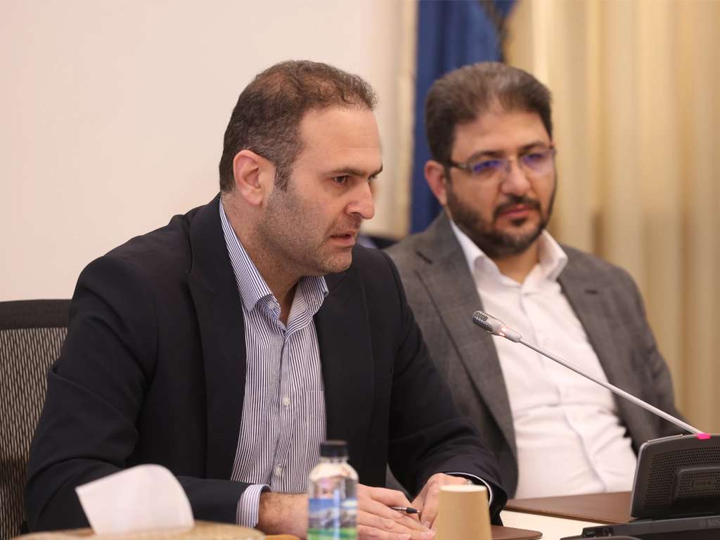 1745325345 38 وزیر ارتباطات توانایی بین‌المللی و بومی ایرانسل عامل بهبود خدمات.webp