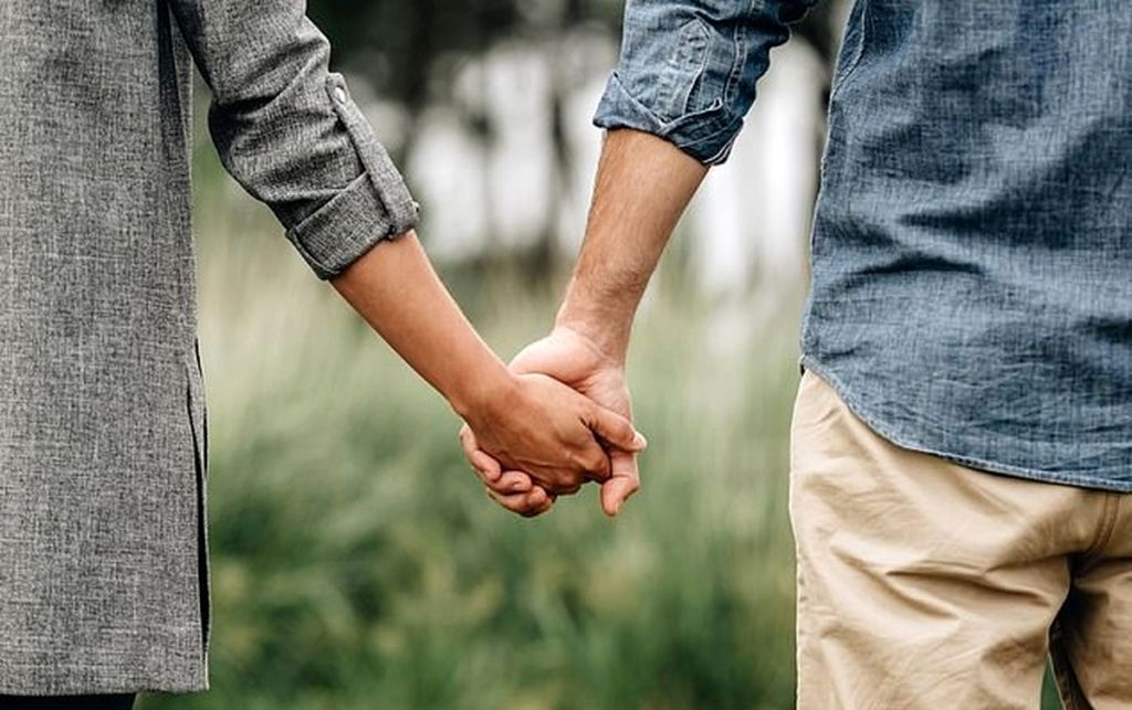 چرا زنان و مردان فهمیدن متغیری از عشق دارند؟_بام وطن 13 1748142079 560 چرا زنان و مردان فهمیدن متغیری از عشق دارند؟ بام وطن