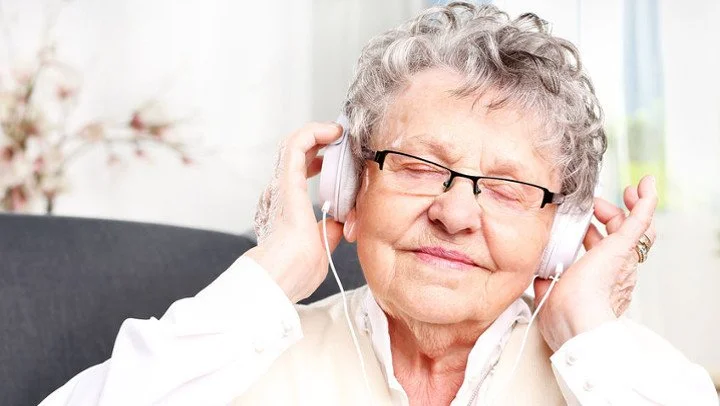 چرا گوش دادن به موسیقی الزامی است؟_بام وطن 3 چرا گوش دادن به موسیقی ضروری است؟