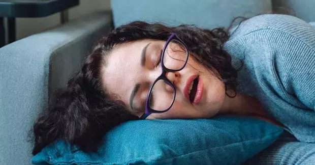 ۱۲ راهکار علمی برای افت خروپف و بهبود کیفیت خواب_بام وطن 4 1 169