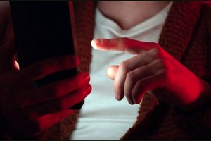 زخم کاری به تخیل عاطفی | ۸۰ درصد مردان پورن تماشا کردهاند!_بام وطن 3 زخم کاری به تخیل عاطفی | ۸۰ درصد مردان پورن تماشا کردهاند!