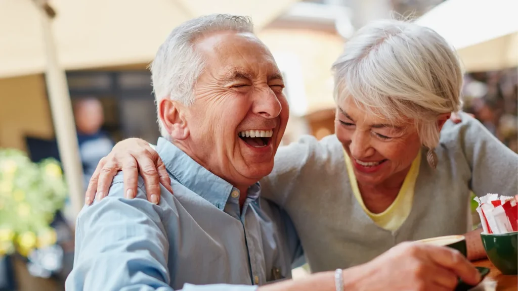 1761981118 938 10 راز سالم پا به سن گذاشتن بام وطن.webp